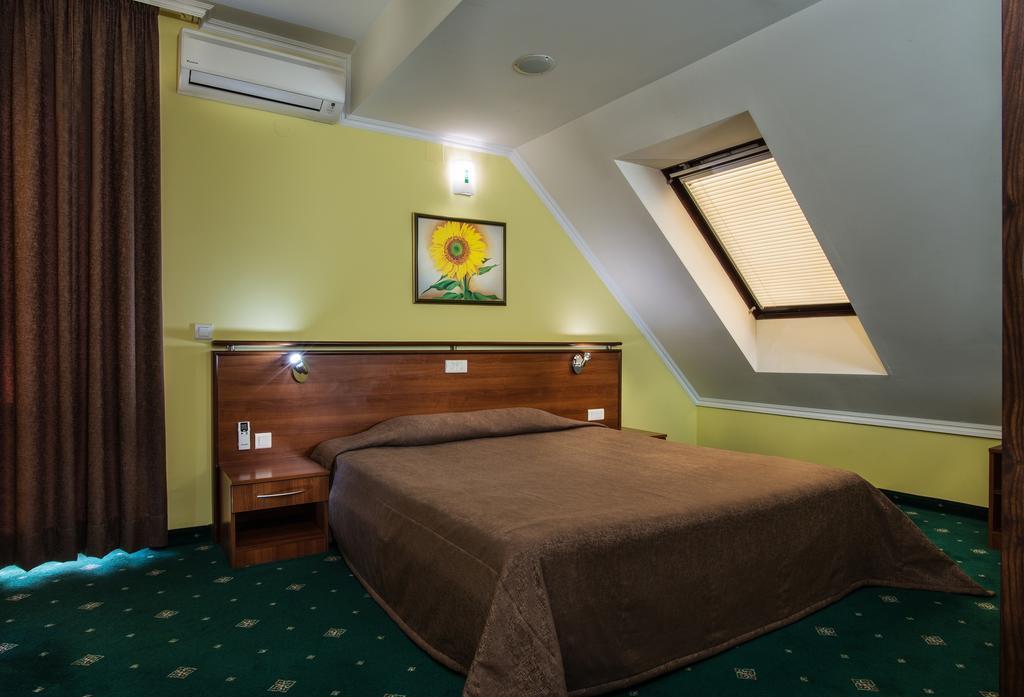 Hotel Izvor Starozagorski Bani Exteriör bild