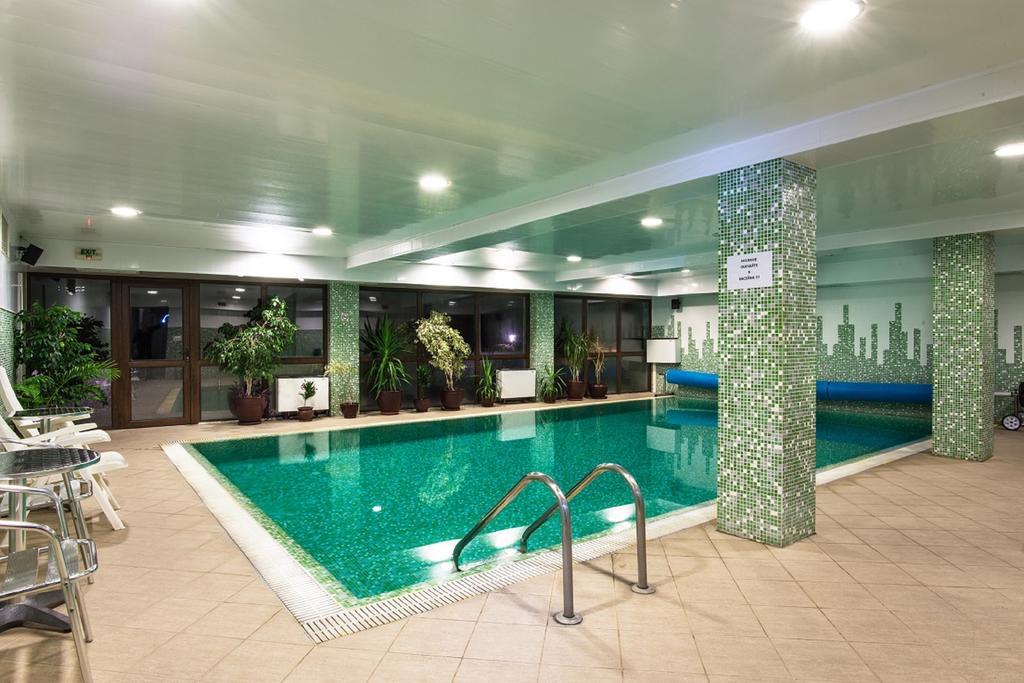 Hotel Izvor Starozagorski Bani Exteriör bild