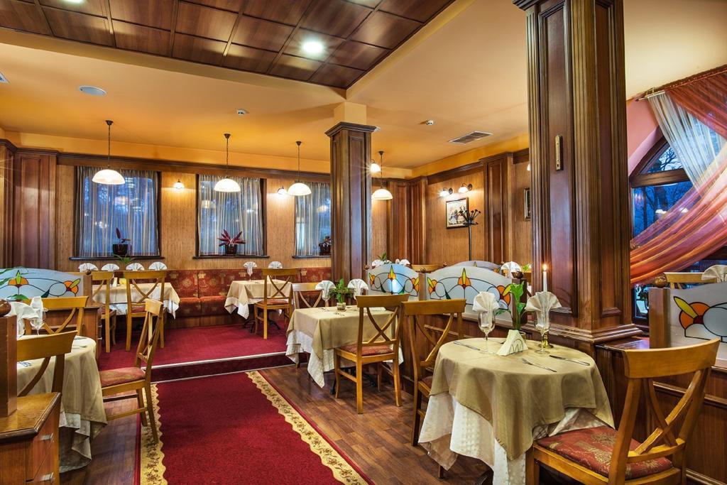 Hotel Izvor Starozagorski Bani Exteriör bild