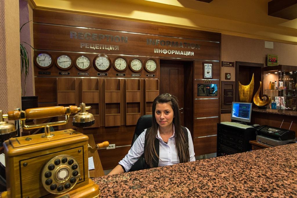 Hotel Izvor Starozagorski Bani Exteriör bild