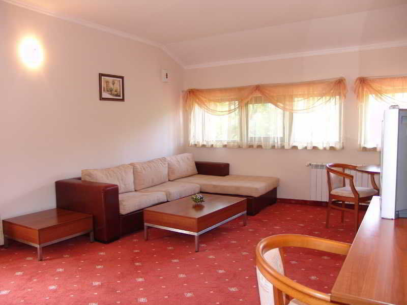 Hotel Izvor Starozagorski Bani Exteriör bild