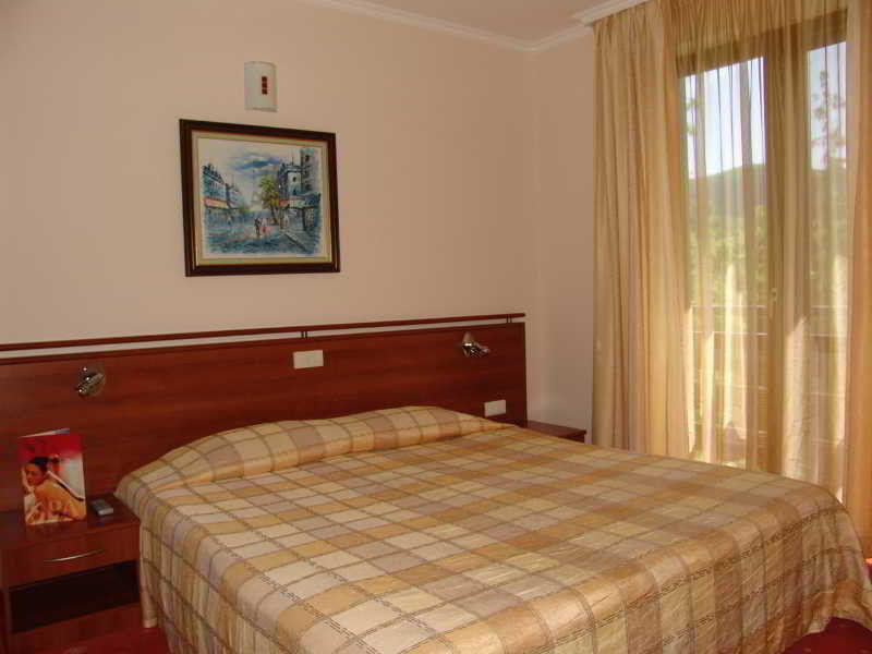 Hotel Izvor Starozagorski Bani Exteriör bild